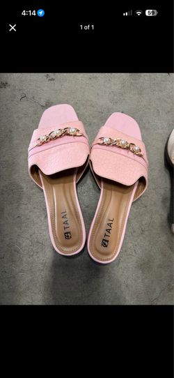 Women pink sandles