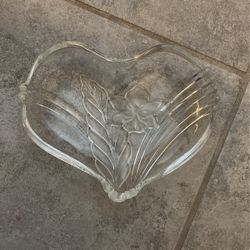 Mikasa Crystal Heart Tray 8 1/4" Satin Orchid SA 804/650 Made in Germany