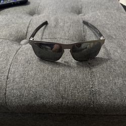 Oakley Men’s Metal Sunglasses