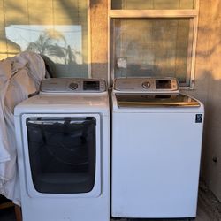 Samsung AquaJet VRT SmartCare Washer & Dryer Set — Large Capacity