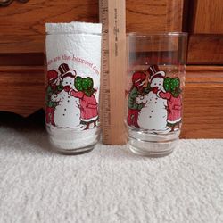 Set Of 2 Vintage Coca-Cola Holly Hobby Christmas Glasses