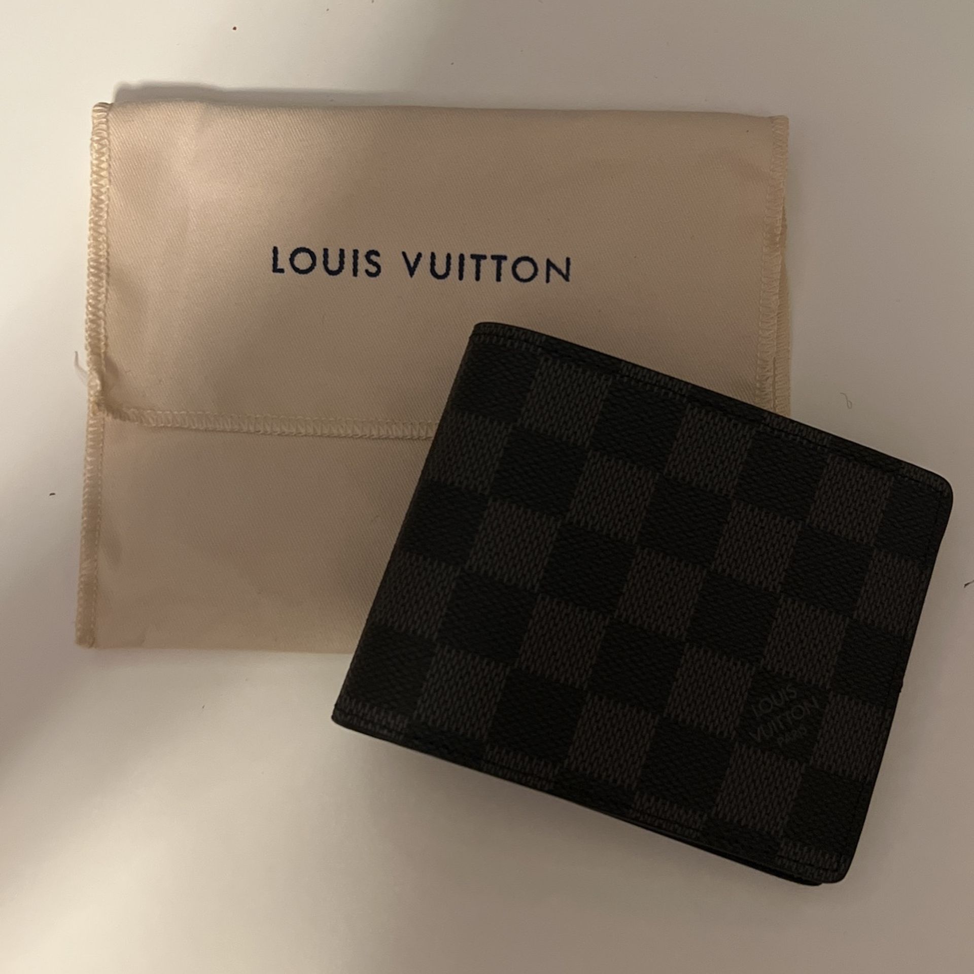 Louis Vuitton Checkered Men’s Wallet