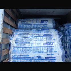 Insulación R19 98 pies x bolsa Insulation Nuevo 65$ Cada Uno Insulation 65$ Each 