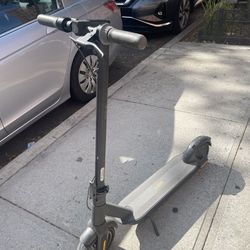NINEBOT SEGWAY G30p SCOOTER