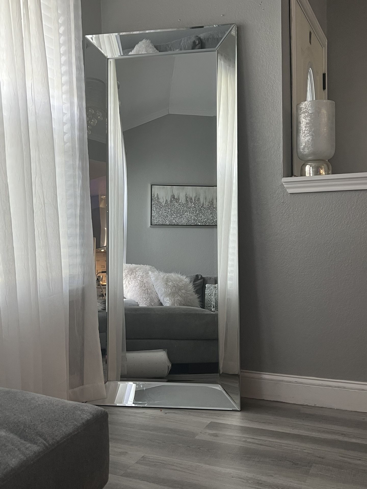 Flor Mirror