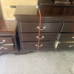 Gently Used Dresser Set