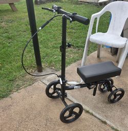 Knee scooter