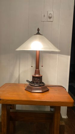 1 Antique Tiffany Style Lamp