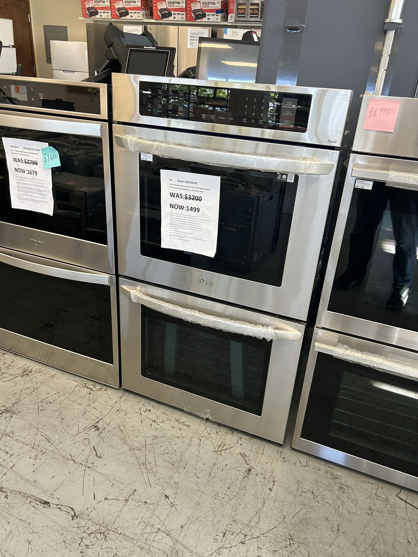 New no scratch and dent LG - 30" Built-In Electric Convection Double Wall Oven with EasyClean