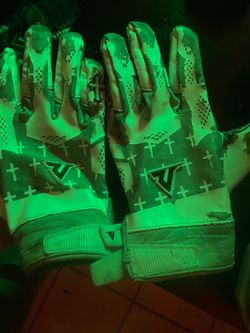 Rival gloves