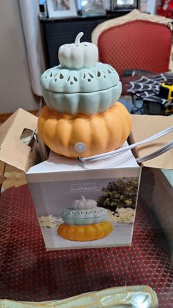 NEW SCENTED WAX WARMER $2525