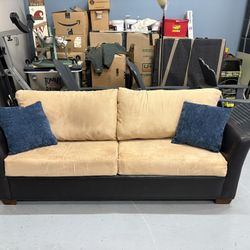 Couch With Sleeper Bed 