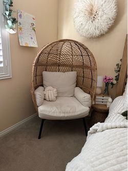 Egg chair