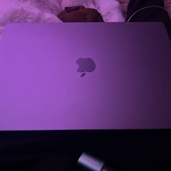 2023 MacBook Pro 16” 32gb 1tb hard drive pristine condition