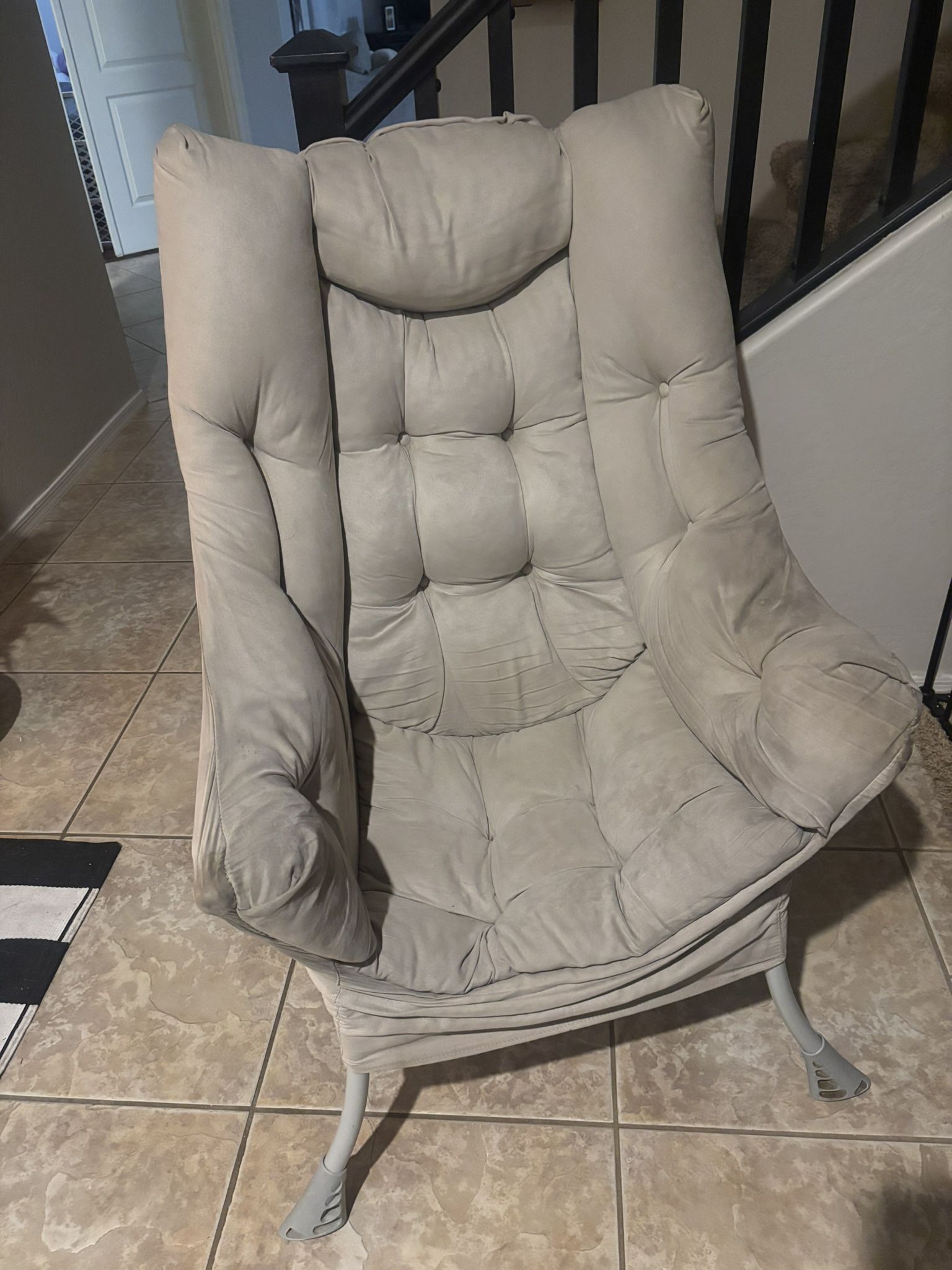 Chairs/mattress