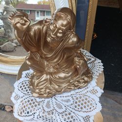 REALLY NEAT LOOKING VINTAGE  STATUE  NOT SURE WHAT IT'S  CALLED  