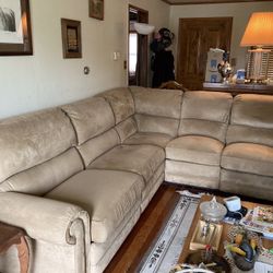 Bassett Sectional Sofa Bed with 2 Recliners