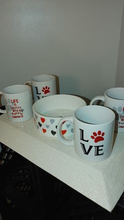 pet lovers 4 coffee mugs & a pet food dish