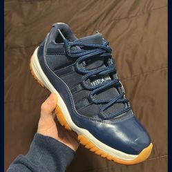 Air Jordan 11 Low Navy Gum