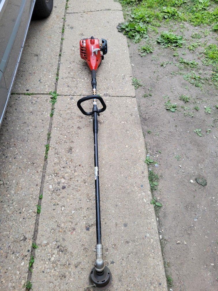 HOMELITE GAS STRING TRIMMER