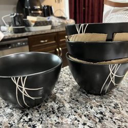 Set Of 4 soup or cereal bowls