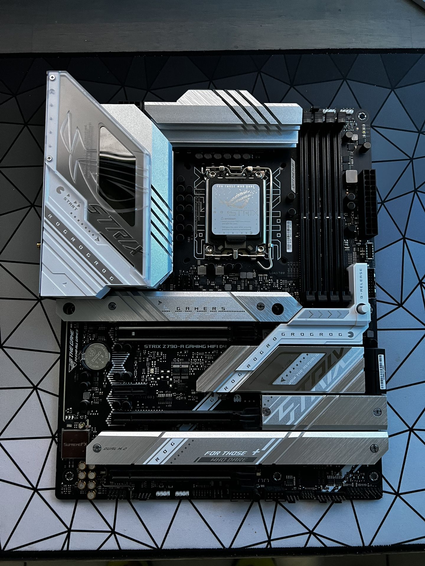 Asus Rog Strix Z790-A WiFi & 32Gb 4000 CL Ram