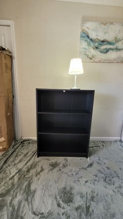 3 Shelf Bookcase With Lamp