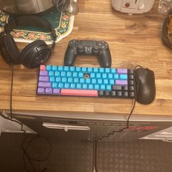 65% Keyboard Brown Switches/razor Mamba Elite Mouse/CORSAIR Gaming Headset PS4 Control/monitor