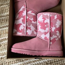 UGG Women’s Classic Mini Jagged Camo Suede Boot Bootie Pink Size 9