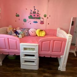 Bed in perfect condition for girls