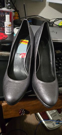 Michael kors silver heels