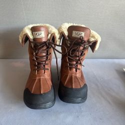 UGG S/N 5521 BUTTE WORCHESTER STOUT WATERPROOF LEATHER SNOW BOOTS SIZE US 7 made in Vietnam.