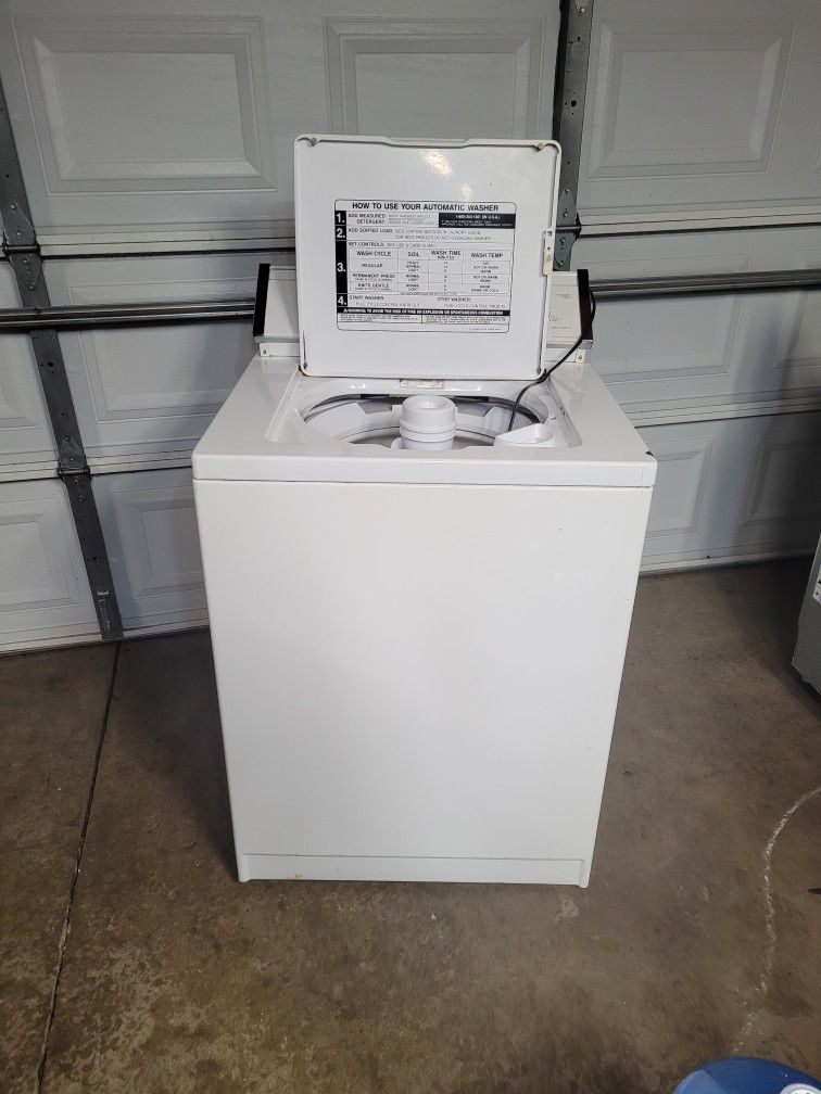 WHIRLPOOL HEAVY DUTY WASHING MACHINE. EASY TO OPERATE. $150.00 OR BEST OFFER. LOCAL PICK UP ONLY. 