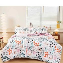 Mooreeke 6-Pc Twin Bedding Set (Cats & Flowers) - NEW