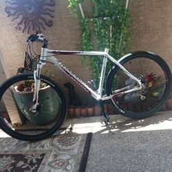SL5 29-in Cannondale With Disc Brakes Front Socks