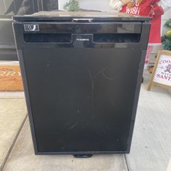 Dometic CRX50 Refrigerator 