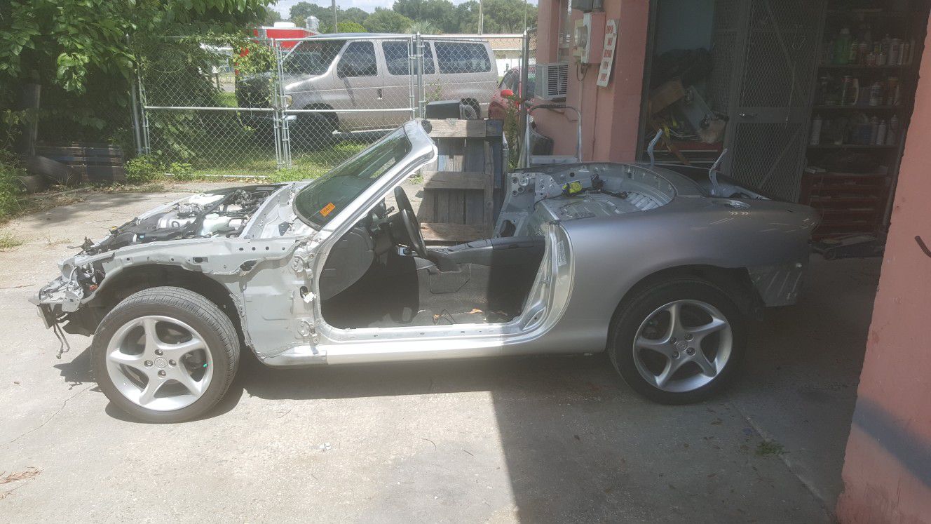 Parting out 2005 miata exterior body panels and top