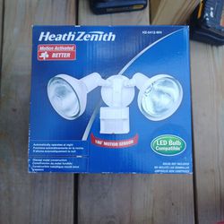Heath Zenith MOTION ACTIVATED LIGHT