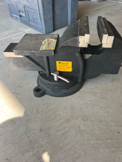 Pittsburgh 5-inch Heavy-duty Bench Vise