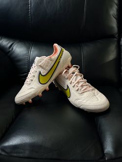 Soccer cleats