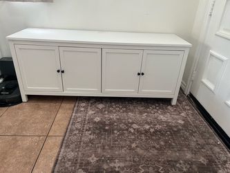 Media cabinet