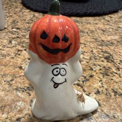 Halloween ghost decor