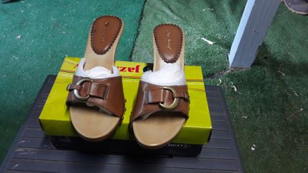 WOMEN SANDALS SIZE 9 COLOR NATURAL