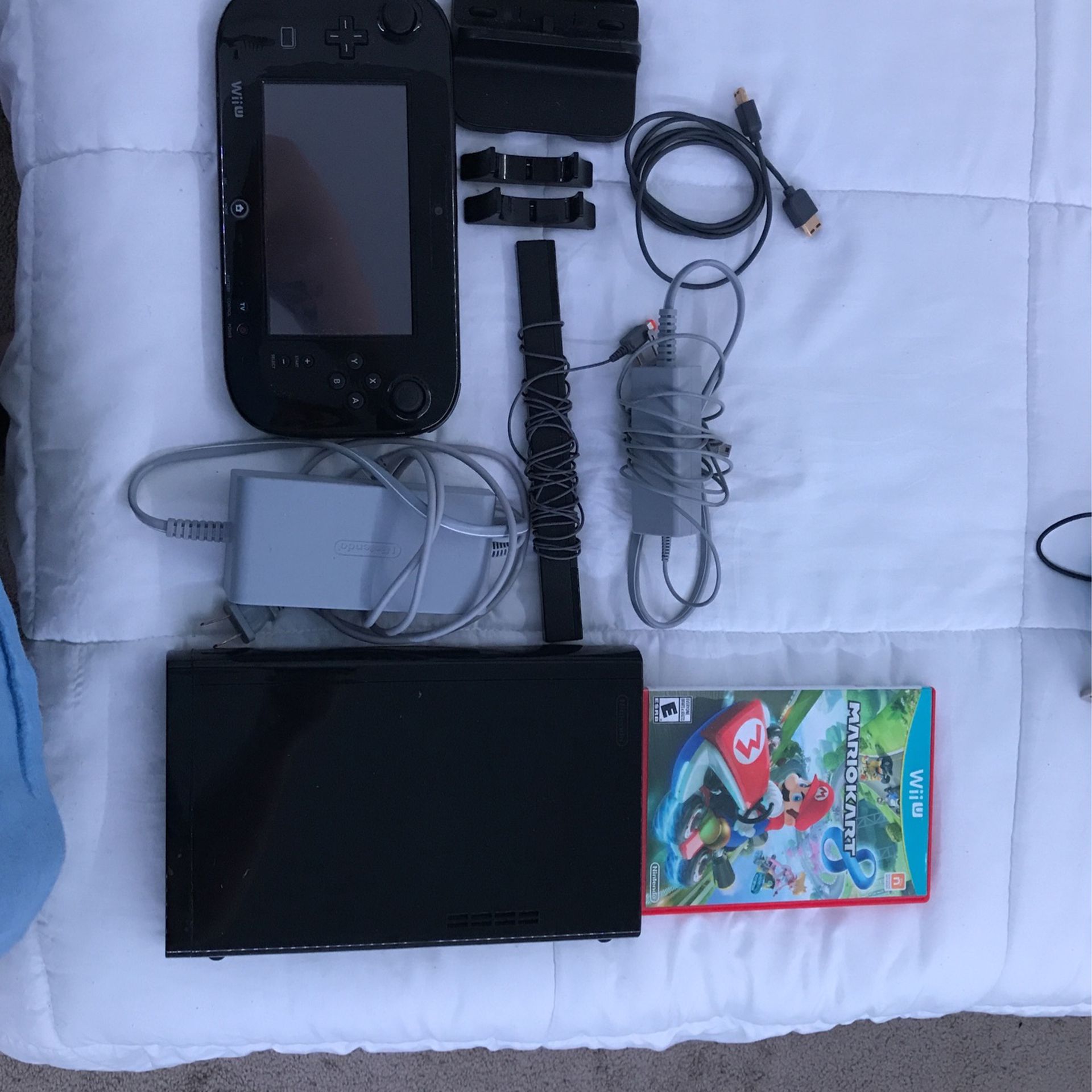 Wii U Console + Gamepad + Mario Kart 8 (Black)