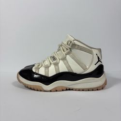 Jordan 11 Retro 2Y • D03857-101 • White/Black/Gum