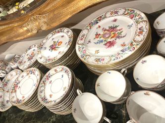 SCHUMANN MADE IN GERMANY BEAUTIFUL DINNER SET