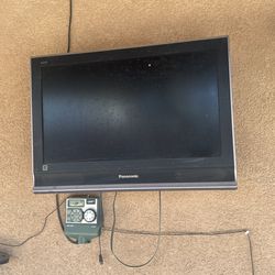 Panasonic  Tv 30. “ 