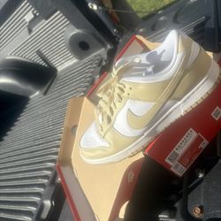 Tan Dunks