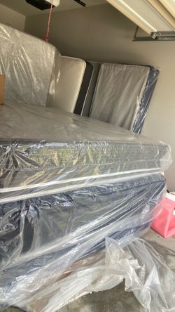 Queen Pillowtop set new in plastic free delivery in Atlanta