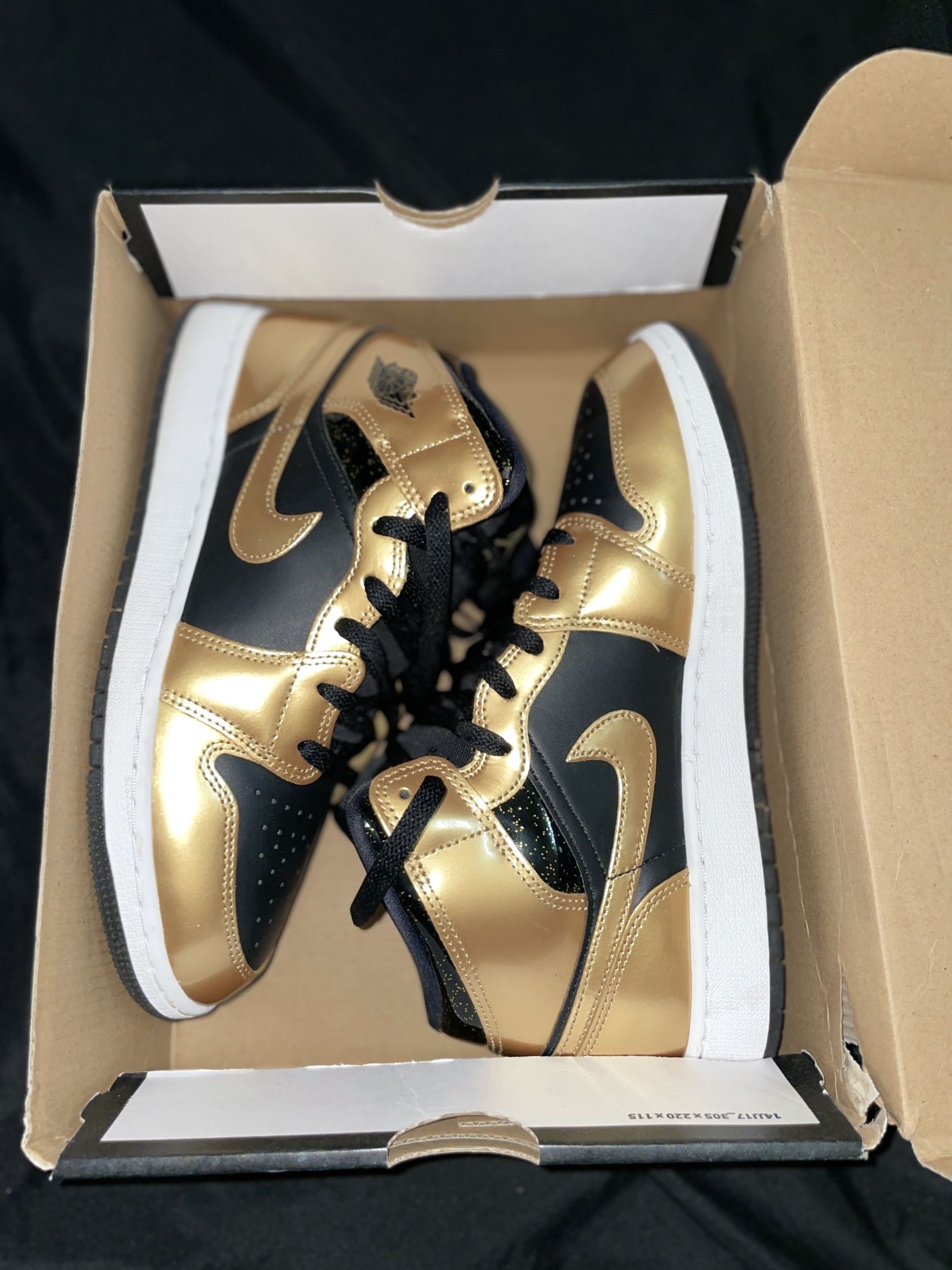 Air Jordan 1 Retro High OG Y7 “Black Gold”
